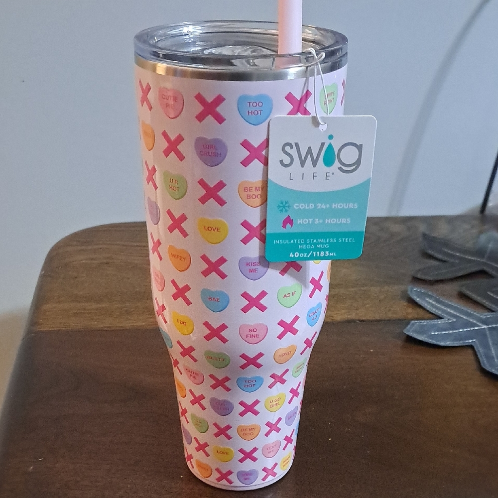 SWIG Life Valentine’s Day 40oz Insulated Tumbler – New with Tags